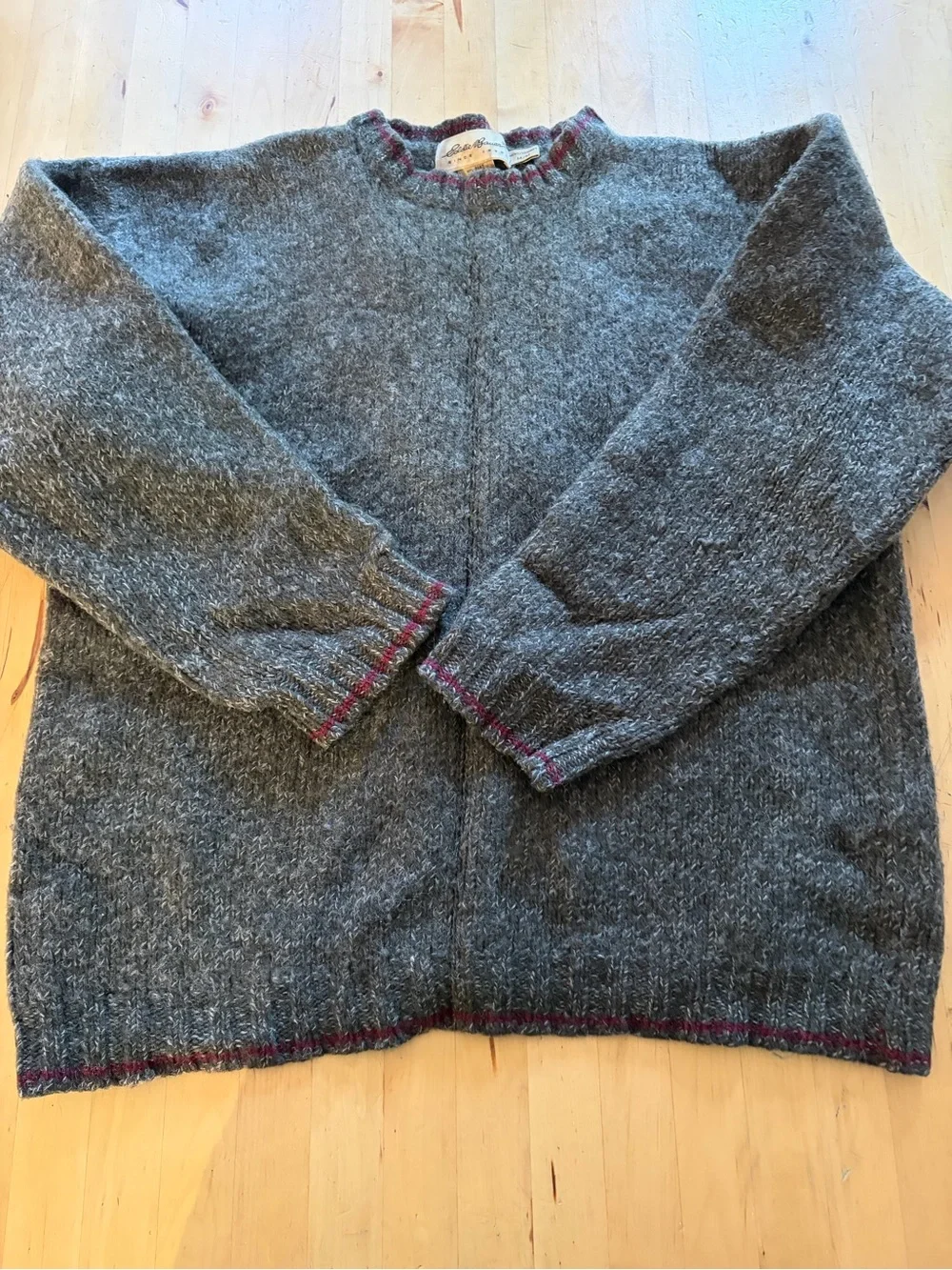 Men's Dark Green Vintage Wool Crewneck Sweater with Subtle Contrast Trim - Picture 3 of 3
